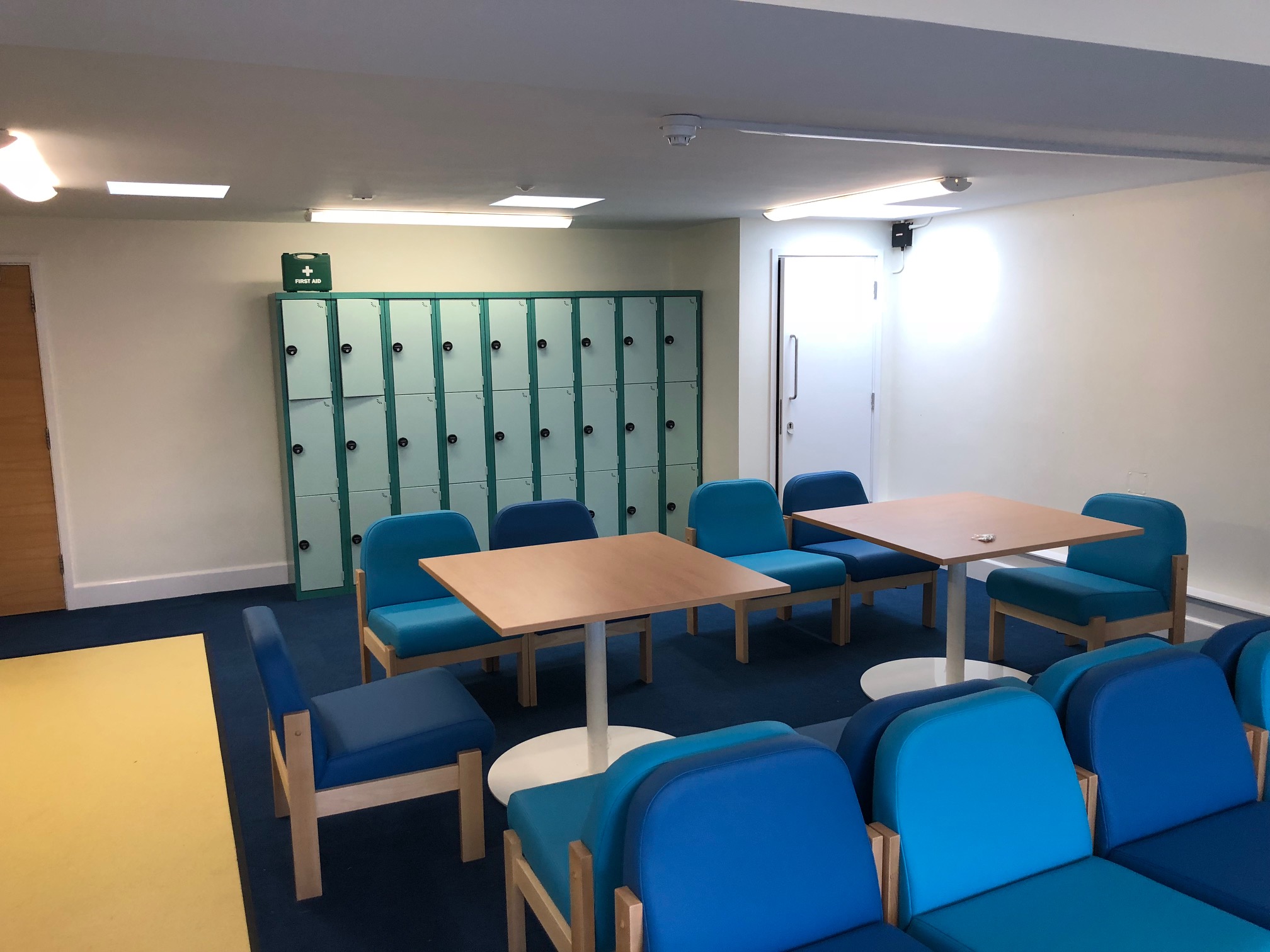 school-staffroom-furniture-buckinghamshire-huddle-furniture